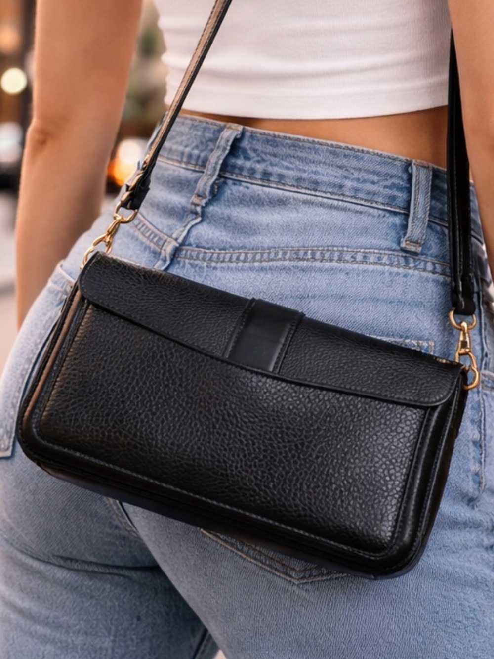 Coach Georgiana, black, pebble leather and gold hardware No: B2122-5493 - Picture 2 of 13